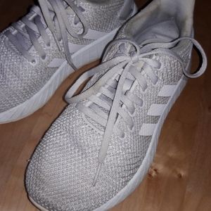 Light Pink Adidas Questar BYD Size 6